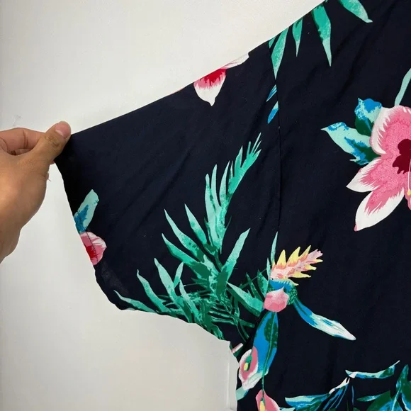 Suzanne Betro Tropical Floral Kimono Top | Boho Resort Layering Piece - Picture 7 of 8